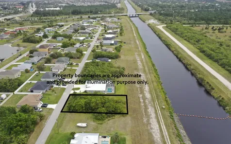 476 SW Bradshaw Circle Port Saint Lucie FL 34953