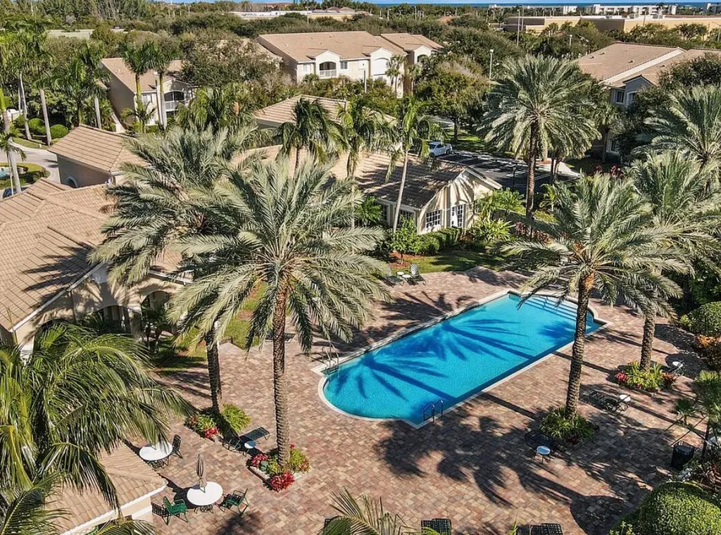266 Village Boulevard Tequesta FL 33469