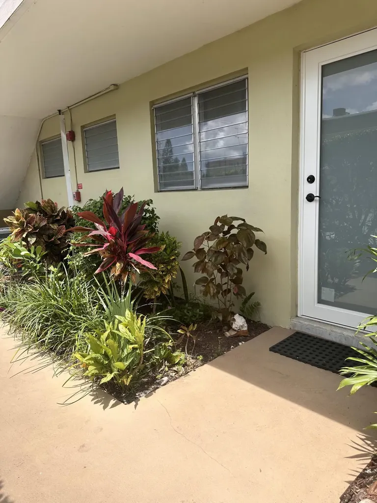 960 Crystal Lake Drive Pompano Beach FL 33064