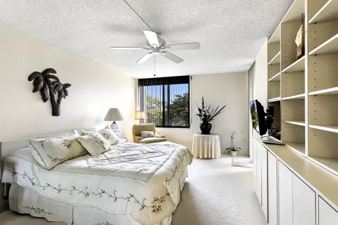 2480 Presidential Way West Palm Beach FL 33401