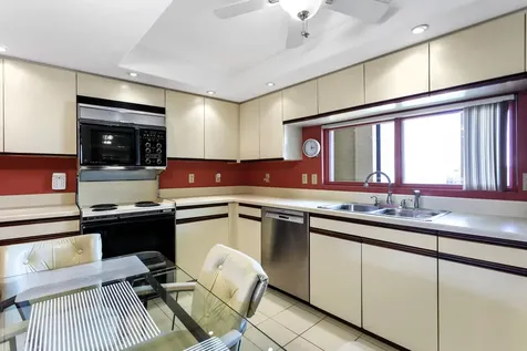 2480 Presidential Way West Palm Beach FL 33401