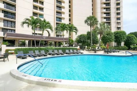 2480 Presidential Way West Palm Beach FL 33401