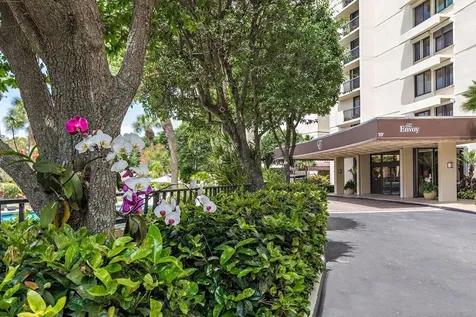 2480 Presidential Way West Palm Beach FL 33401