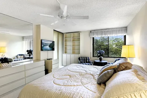 2480 Presidential Way West Palm Beach FL 33401