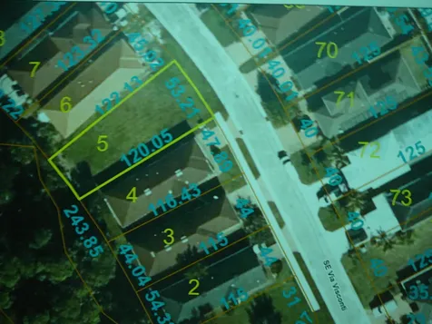 123 SE Via Visconti Port Saint Lucie FL 34952