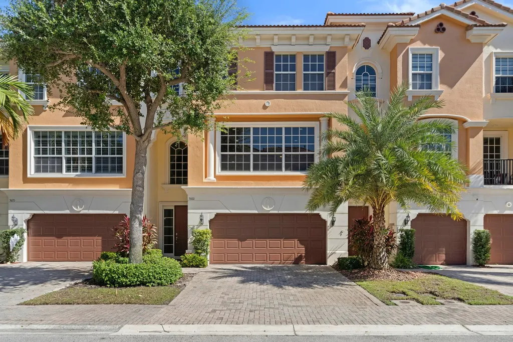 5660 Ne Trieste Way Boca Raton FL 33487
