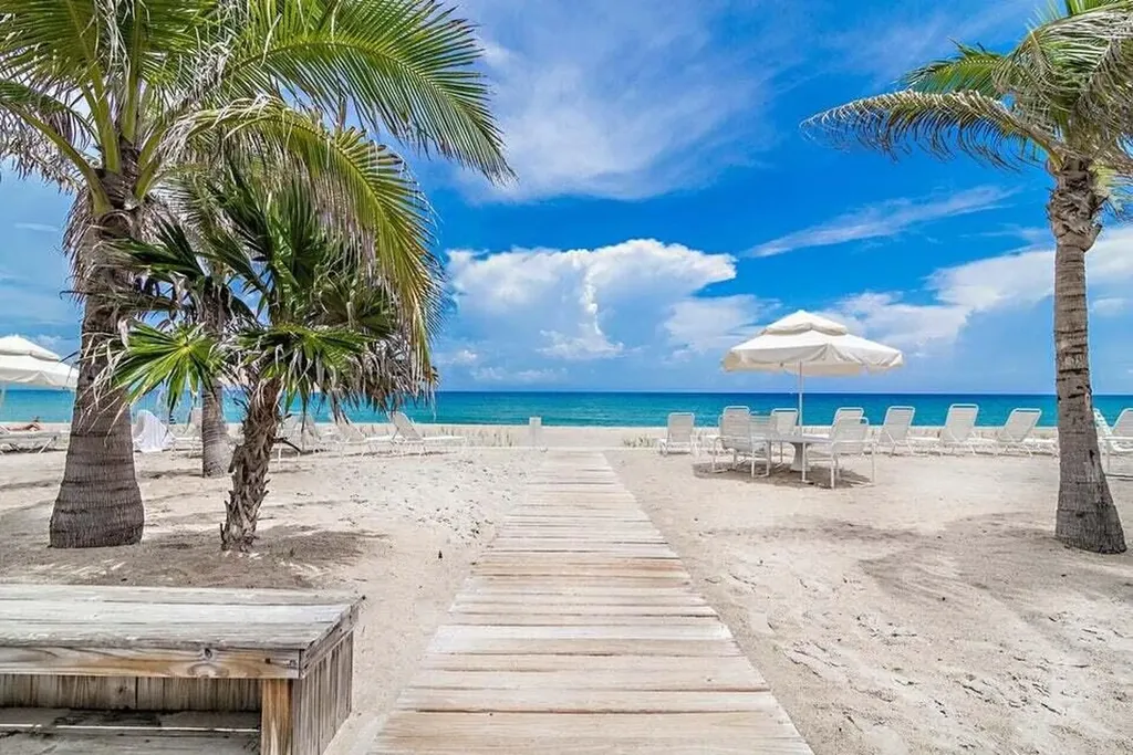 139 Sunrise Avenue Palm Beach FL 33480