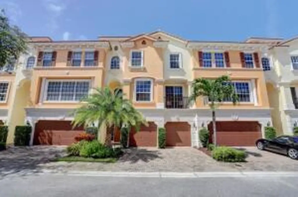 604 Ne Rossetti Lane Boca Raton FL 33487