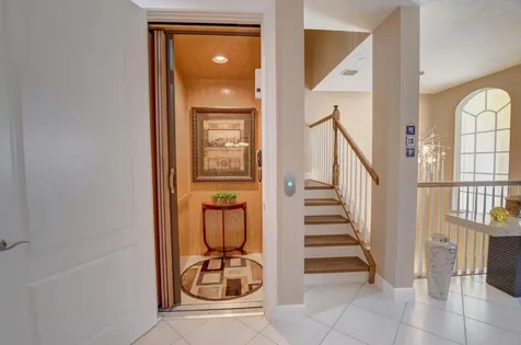5545 Ne Trieste Way Boca Raton FL 33487