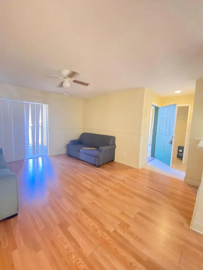 949 Riverside Drive Coral Springs FL 33071