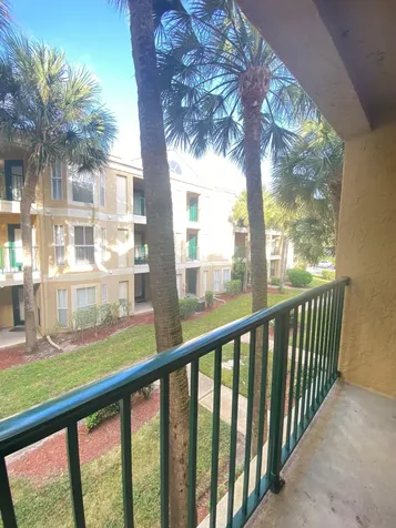949 Riverside Drive Coral Springs FL 33071