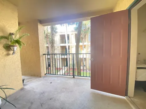 949 Riverside Drive Coral Springs FL 33071