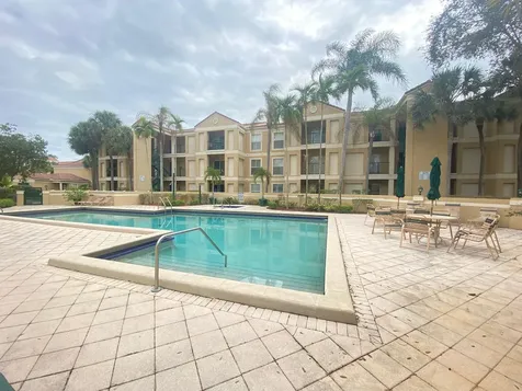 949 Riverside Drive Coral Springs FL 33071