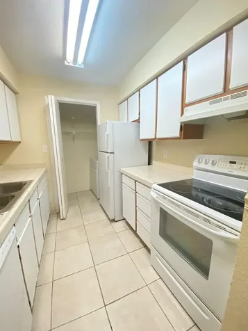 949 Riverside Drive Coral Springs FL 33071