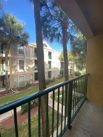 949 Riverside Drive Coral Springs FL 33071