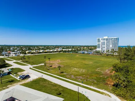 2600 N Highway A1a Hutchinson Island FL 34949