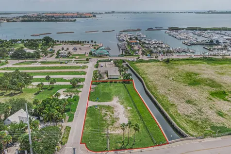 125 A E Backus Avenue Fort Pierce FL 34950