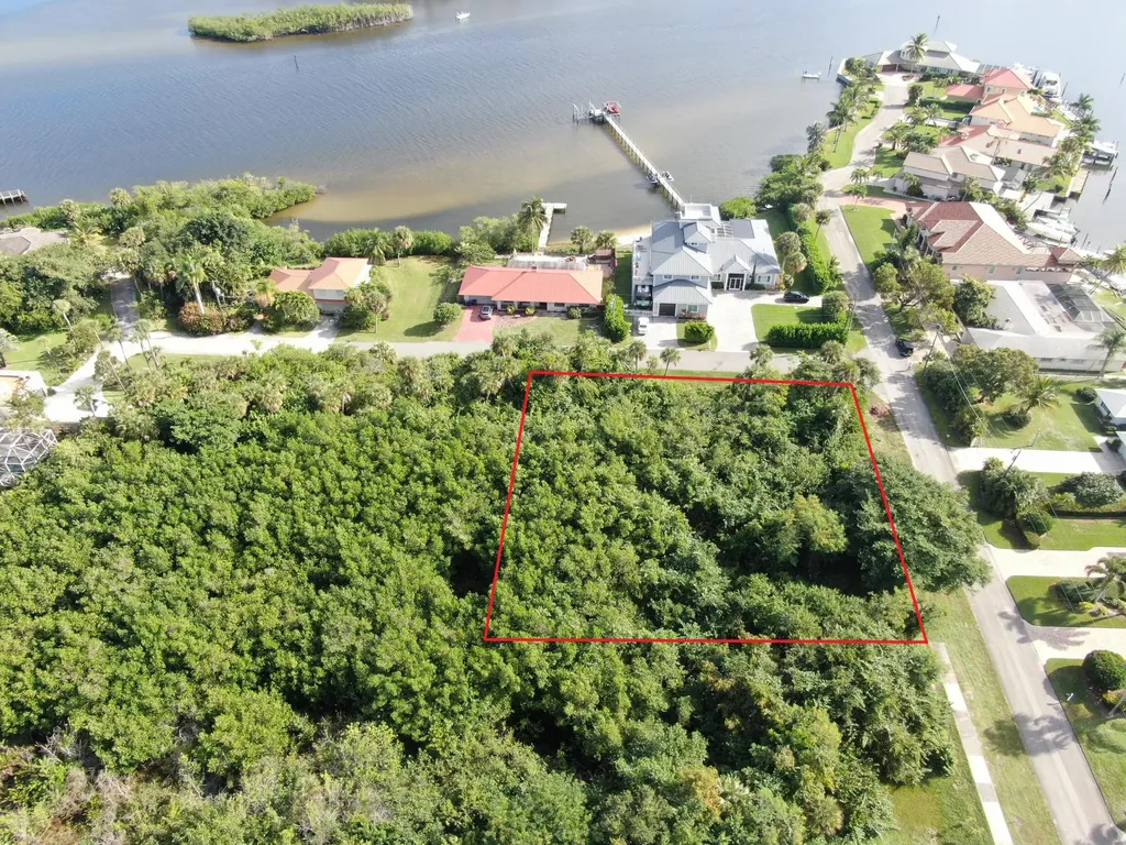 4200 SE Peterson Lane Stuart FL 34997