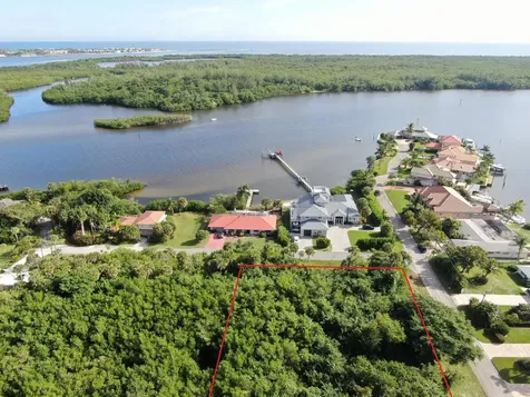 4200 SE Peterson Lane Stuart FL 34997