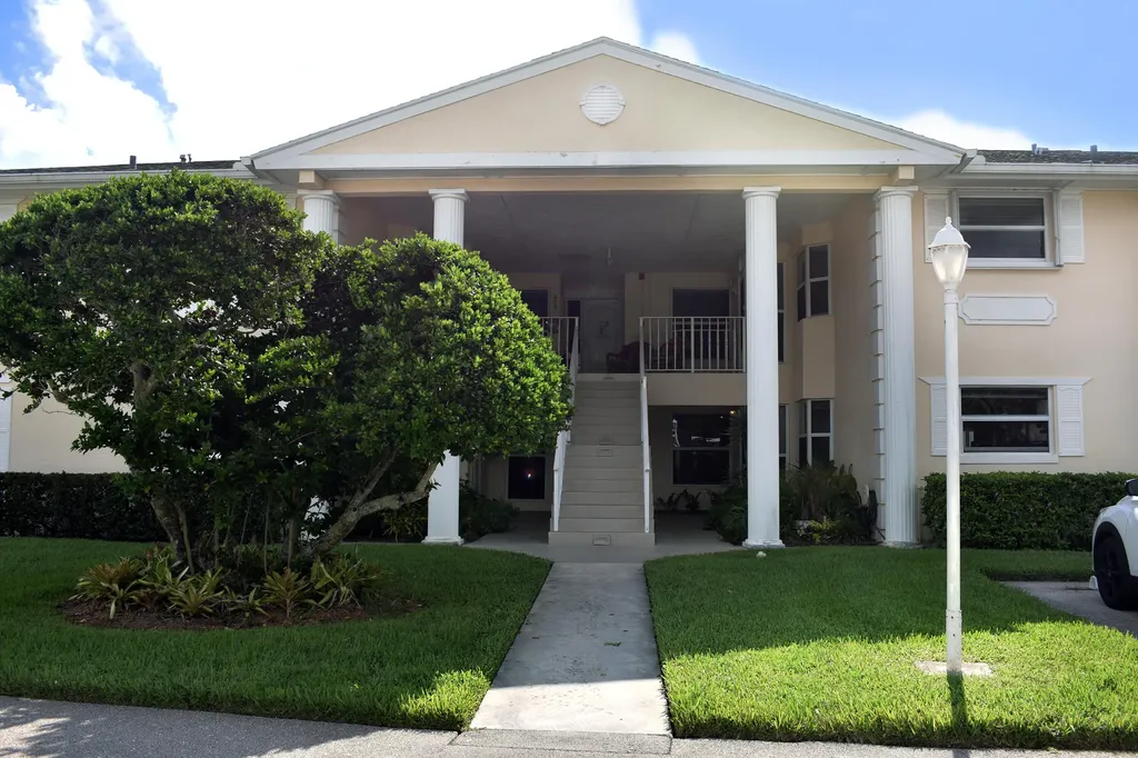 500 Grove Isle Circle Vero Beach FL 32962
