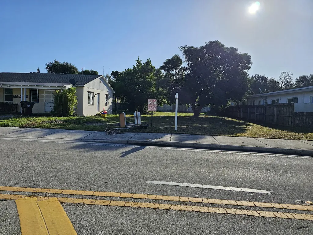 618 N Federal Highway Lake Worth Beach FL 33460