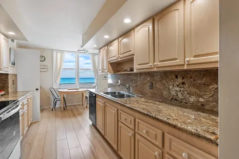2751 S Ocean Drive Hollywood FL 33019
