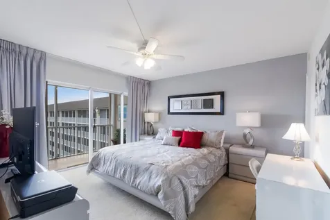 400 N Federal Highway Deerfield Beach FL 33441