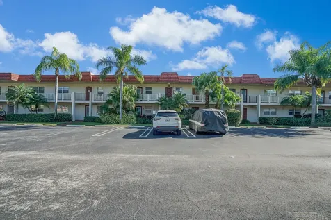 6 Abbey Lane Delray Beach FL 33446