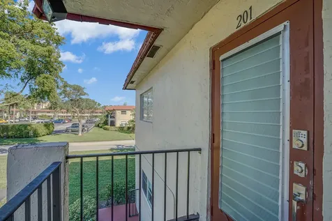 6 Abbey Lane Delray Beach FL 33446