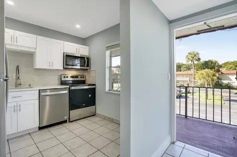 6 Abbey Lane Delray Beach FL 33446