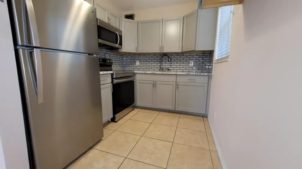 208 Easthampton I West Palm Beach FL 33417