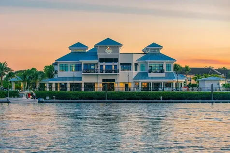 1011 Us Highway 1 Juno Beach FL 33408