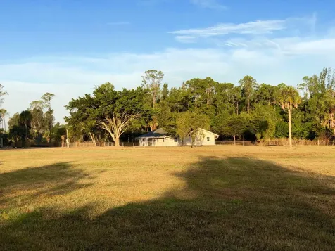 2221 F Road Loxahatchee Groves FL 33470