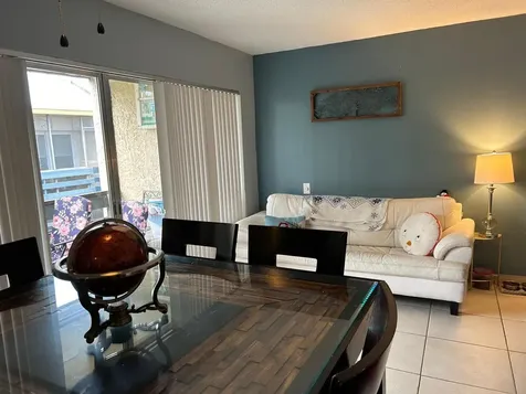 5308 Ne 6th Avenue Oakland Park FL 33334