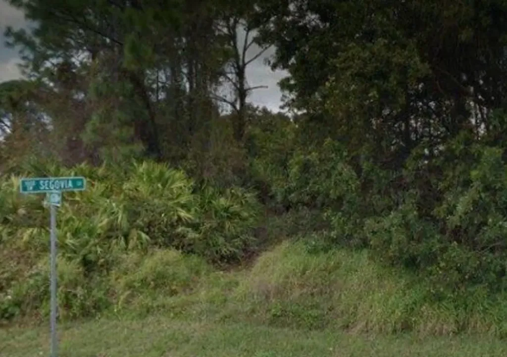 1497 SW Wellington Avenue Port Saint Lucie FL 34953