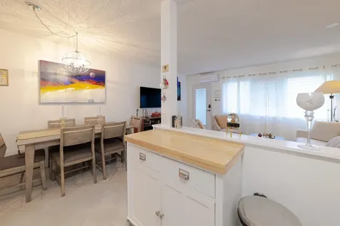 800 Sw 11th Avenue Hallandale Beach FL 33009
