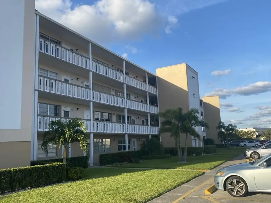 250 Southampton C West Palm Beach FL 33417