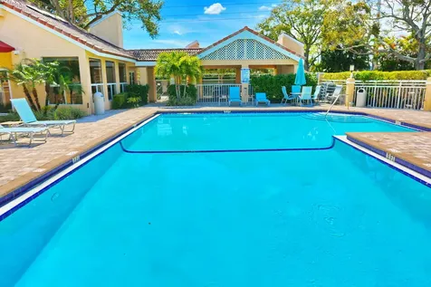 23085 Aqua View Boca Raton FL 33433