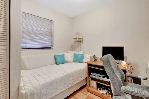 22 Bristol Lane Boynton Beach FL 33436