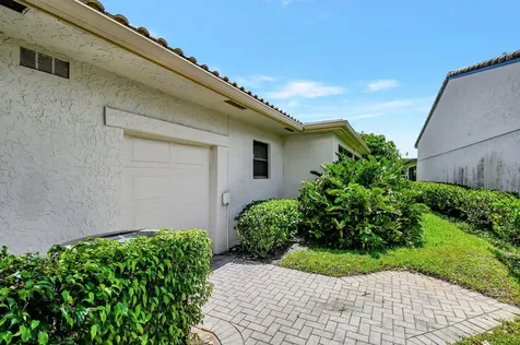 22 Bristol Lane Boynton Beach FL 33436