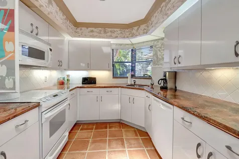 22 Bristol Lane Boynton Beach FL 33436