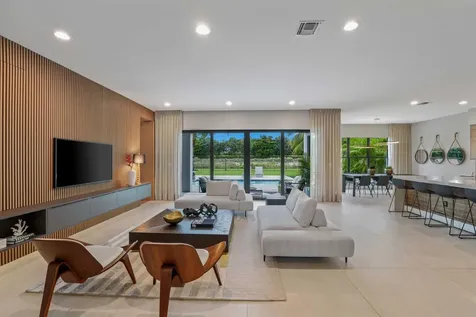 8821 Skyward Street Boca Raton FL 33496