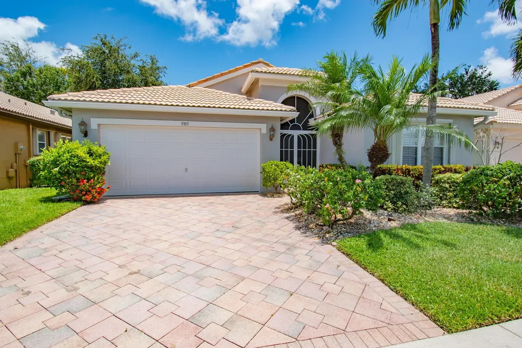 5915 Royal Isles Boulevard Boynton Beach FL 33437