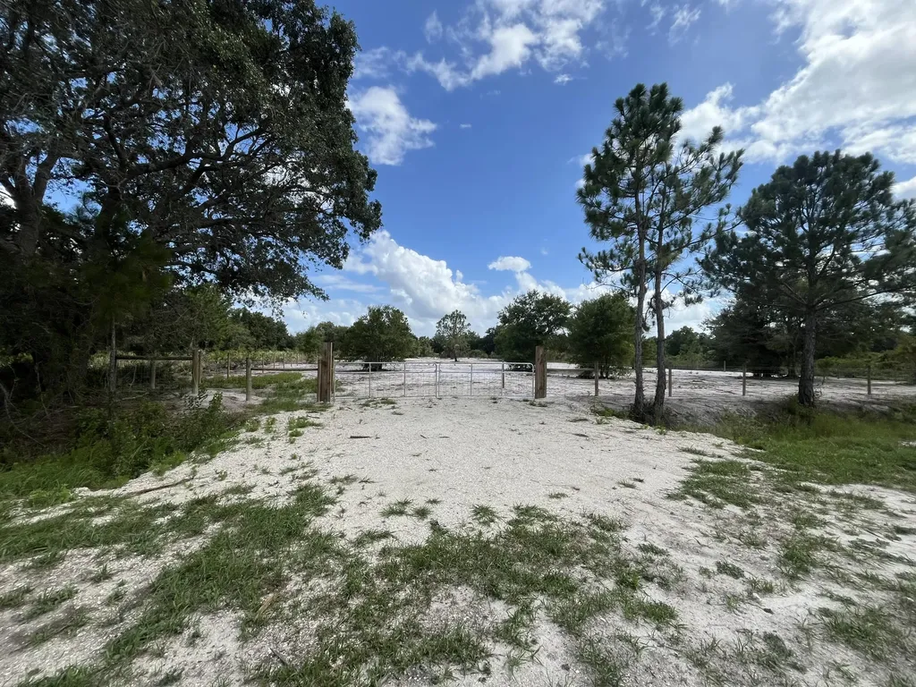 16916 NW 262nd Street Okeechobee FL 34972