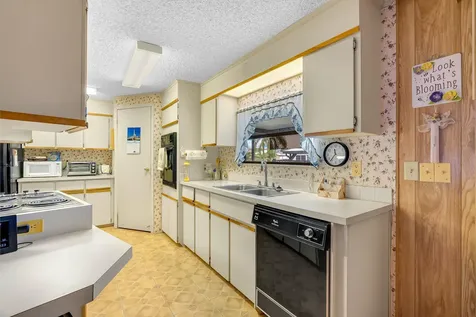 495 Dolphin Circle Barefoot Bay FL 32976