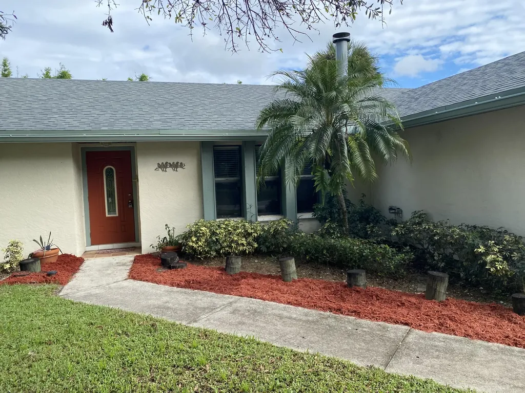 6738 Nw Daffodil Lane Port Saint Lucie FL 34983