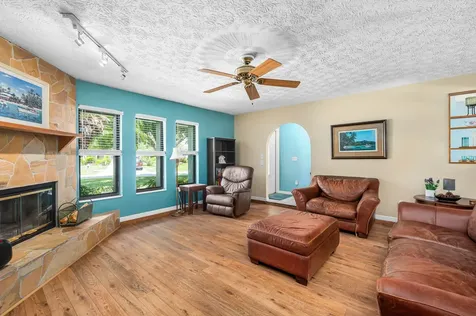 6738 Nw Daffodil Lane Port Saint Lucie FL 34983