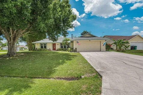 6738 Nw Daffodil Lane Port Saint Lucie FL 34983