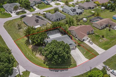 6738 Nw Daffodil Lane Port Saint Lucie FL 34983
