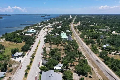 1531 Us Highway 1 Highway Sebastian FL 32958
